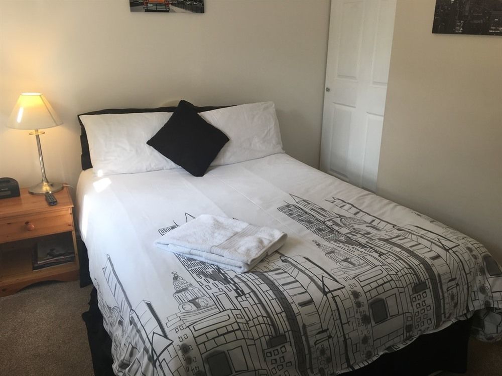 Sleepneat Panzió Ascot  Kültér fotó